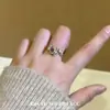 Anillo de Pedrería Bidimensional con Temática de Anime para Mujer, Estilo Lujo Ligero, Sensación Moderna y de Alta Gama, Anillo Versátil Simple Personalizado