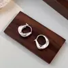Brincos de Gota de Água de Luxo Leve Estilo Francês com Argola Simples Brincos Novo Estilo Popular 2024 para Design de Nicho Feminino Brincos Elegantes