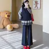 Conjunto de tres piezas para maternidad de talla grande, ajuste relajado: top de manga larga, chaleco y pantalón de pierna ancha - un conjunto versátil para otoño de 2026, diseñado para ser holgado y favorecedor