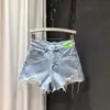 Shorts de mezclilla finos para mujer, nuevo diseño de moda verano 2026, shorts ultra cortos de cintura alta en línea A que estilizan