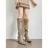 Botas largas de tacón de aguja con punta afilada de moda para adelgazar, nuevo estilo con hebilla de cinturón y botas largas plisadas de tacón alto