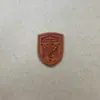 Etiquetas de couro personalizadas para roupas, logotipos em relevo, etiquetas de couro PU, etiquetas de couro com folha de ouro, etiquetas de marca registrada e etiquetas de couro personalizadas para jeans e chapéus, adequadas para vendas transfronteiriças