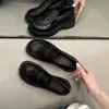 Mocasines Versátiles de Suela Gruesa sin Cordones para Mujer, Zapatos Negros Individuales, Zapatos Pequeños de Cuero Estilo Británico para Mujer, Nuevo Estilo Caliente Primavera 2025