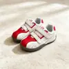Zapatos infantiles de estilo coreano, zapatos de lunares para niñas, zapatillas de correr para niños de primavera y otoño, zapatos infantiles de moda con suela blanda, zapatillas de moda 2026