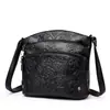 Bolsa Transversal de Couro de Alta Qualidade com Relevo Estilo Balde Feminina 2026 Novo Estilo Étnico Bolsa para Mãe Bolsa de Ombro Versátil