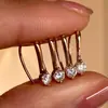 Ganchos para Orejas Minimalistas Estilo Coreano de Lujo Ligero, Oro Imitación, Gota de Agua con Diamantes Brillantes, Pendientes Nuevos Súper Versátiles para el Uso Diario, Venta al por Mayor