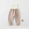 Calça comprida de algodão para bebês, cintura alta e proteção para a barriga, para bebês de poucos meses, calça comprida de base para o outono, calça de cintura alta Classe A para bebês