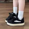 Novos Tênis Casuais Versáteis da Moda Feminina Estilo College, Mocassins de Solado Grosso Estilo Retrô, Coleção Primavera/Verão 2026