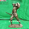 Escultura de figura do Exército Vermelho em PRFV Estátua de guerreiro anti-guerra do Oitavo Exército Decoração de ponto turístico da cultura vermelha do Exército do Museu