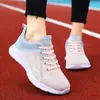 Zapatillas Deportivas de Malla Super Ligeras para Mujer Estilo Nuevo 2026 Versátiles Suela Suave Transpirables Zapatillas de Running para Mujer Fondo Plano Antideslizantes Zapatos Casuales