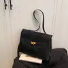 Bolso Casual de Nicho para Mujer de Alto Valor, Estilo Nuevo Primavera 2026, Gran Capacidad, Bolso de Hombro Simple y Moderno, Bolso con Acabado Mate