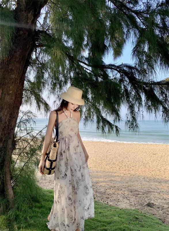 商品详情图_高级感玫瑰印花挂脖吊带连衣裙夏季2023女新款气