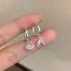 Brincos Femininos Personalizados Estilo Ab Zircônia Liga de Cobre Concha Cauda de Peixe, Brincos Assimétricos de Luxo Leve de Nicho