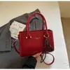 2026 Nuevo Bolso de Invierno Bolso Cuadrado Pequeño para Mujer Versátil de Moda Bolso de Hombro para el Trabajo Bolso Cruzado de Moda de Gama Alta de Moda