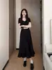 Um Vestido, Quatro Maneiras de Usar: Vestido de Manga Curta com Design Acinturado, Efeito Emagrecedor, Saia Longa Franzida, Vestido Leve Preto e Vermelho Tomate para o Trabalho