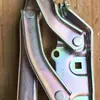 Adecuado para Bisagra del Capó Delantero del Motor N7 Ae0 de Nissan Bisagra del Capó Delantero 65400-2Jd0A 654012Jd
