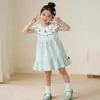 Verano 2026 Nuevo Vestido de Pastel Bordado Color Menta Dopamina Cuello de Muñeca Vestido para Niñas Ropa Infantil Al por Mayor