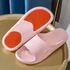Sandalias Antideslizantes Domésticas de Verano Suela Suave EVA Zapatillas Silenciosas para Ducha para Hombres Mujeres Parejas Comodidad del Hogar Chanclas de Tira Única