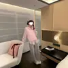 Hermoso chaleco de punto de lana rosa con cuello en V y trenzas, estilo academia para niña, color leche