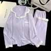 Pijama cálido engrosado con volantes para mujer, temporada de otoño e invierno, cárdigan, color liso, suave y esponjoso, ropa de casa con terciopelo, se puede usar afuera