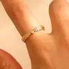 Anillo de Dedo Índice Retro Francés Transfronterizo de Lujo Ligero con Incrustaciones de Cobre y Circonita Anillo de Hoja de Nicho Anillo Versátil Simple Galvanizado