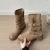 Fivela de cinto lapela de uso duplo botas empilhadas para mulheres, novo estilo outono e inverno 2026, botas Martin de salto grosso, botas curtas western cowboy biker