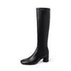 Botas femininas de cano alto em pele de carneiro de duas camadas + super stretch, estilo coreano de outono, bico redondo, zíper lateral, salto médio grosso, acima do joelho