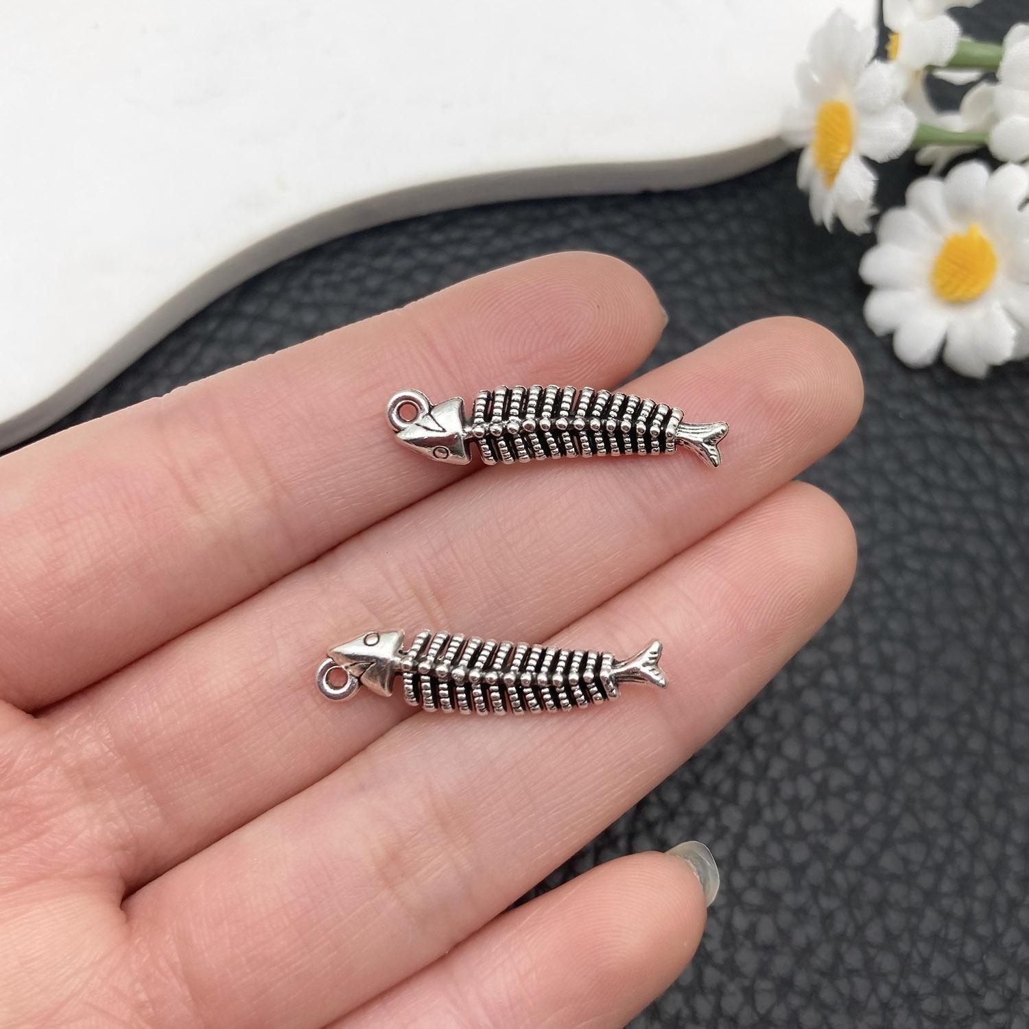 21411-X-古银锌合金鱼骨26x6mm-1.2g