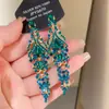 Brincos de Franja Gota d'Água com Pedras de Diamante e Agulha de Prata, Luxo Acessível e Brincos de Alta Qualidade, Brincos Exagerados da Moda e Exquisitos com Design de Nicho