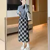 Falda de Lana Ajustada al Cadera Otoño e Invierno Retro Nuevo Estilo 2026 Falda de Longitud Media para Mujer Versátil Cintura Alta Aspecto Adelgazante Falda de Cuadros Línea A