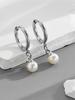 Pendientes de perlas de acero de titanio para mujer, diseño de nicho, ligeros, de lujo, de alta gama, con hebilla de perla retro francesa.