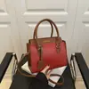 Cor sólida é popular este ano para mulheres, novo design casual da moda 2025, bolsa de ombro cruzada simples e elegante