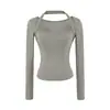Estilo puramente seductor, falso dos piezas, color contrastante, cuello halter, manga larga, camiseta ajustada, nuevo estilo de otoño, escote cuadrado de chica atrevida, top corto básico para mujer
