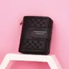 Fábrica de Origem Novo Modelo 2026 Carteira Feminina Curta com Toque de Luxo, Bordado Exquisito, Design de Coração, Porta-Moedas Versátil