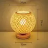 Lámpara de Mesa Pequeña Estilo Japonés Lámpara Tifón Dormitorio Mesita de Noche Ins Niñas Retro Creativa Decoración del Hogar Adornos Lámpara de Bambú para Caminar