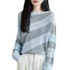 Nuevo diseño estilo coreano de principios de otoño 2026, top de punto casual a rayas con diseño calado de un solo hombro para mujer, top de manga larga de moda