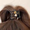 Presilha de pérola para rabo de cavalo alto 2024 nova simples acrílico logo dourado parte de trás da cabeça cabelo meio preso tamanho pequeno clip