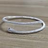 Pulsera ajustable con diseño simple de serpiente espiritual roja que combina con todo Pulsera de plata con textura de alta calidad 2023