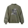 Sudadera de estilo retro americano de corte holgado con estampado de personaje difuminado, acabado desgastado, top pullover de peso pesado 400G para hombre, adecuado para primavera y otoño