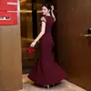 Vestido Cheongsam Cauda de Peixe Vermelho para Brinde da Noiva, Vestido de Noivado de Alta Qualidade Slim-Fit, Novo Vestido Longo com Fenda Estilo Chinês para Casamentos