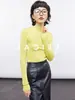 Elegante camisa base de punto gris de cuello medio alto para mujer, corte ajustado, suéter suave y acogedor para otoño e invierno, top de manga larga
