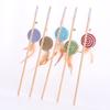 Palo Juguete para Gatos de Madera Natural con Plumas, Cascabel de Yute, Palo Juguete para Gatos Mascotas, Pipi Tao Venta al por Mayor en Stock