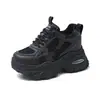 Zapatos para Mujer que Aumentan la Altura 2025 Nuevo Primavera y Otoño Malla Transpirable Tenis Blancos para Estudiantes Suela Gruesa Pequeña Zapatos de Papá