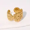 Anel Aberto Novo de Aço Inoxidável Transfronteiriço para Mulheres com Design de Crisântemo, Pulseira Fashion e Versátil de Aço Titânio Dourado 18K Que Não Desbota