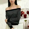 Top de punto a rayas de manga larga de un solo hombro estilo coreano perezoso para mujer, nuevo, primavera/otoño, puro deseo, chic, versátil, blanco