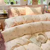 Conjunto de cuatro piezas de punto aeróbico de doble capa de gasa 100% algodón de grado A para maternidad e infantil con estampados calmantes y borde de concha de algodón puro conjunto de tres piezas