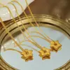 Colar Francês Simples Estrela da Sorte Dourada Brilhante Brincos Versáteis de Estrela de Cinco Pontas Conjunto de Joias Femininas Redutor de Idade
