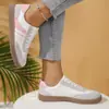 Zapatillas de Entrenamiento Moral de Suela Plana para Mujer 2025 Nuevas de Primavera y Verano Retro Nicho Versátiles Zapatillas Deportivas de Moda Casual Zapatos Blancos para Mujer