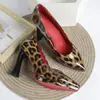 Comercio Exterior Transfronterizo Europeo y Americano Estampado de Leopardo Versátil Suave Charol Zapatos de Tacón Alto con Suela Roja, Punta Fina, Boca Baja, Sexy Zapatos de Fiesta