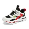 Sapatos infantis tênis infantis tênis de corrida primavera e outono cano baixo superfície de couro meninos casuais alunos do ensino fundamental crianças médias e grandes tênis de corrida
